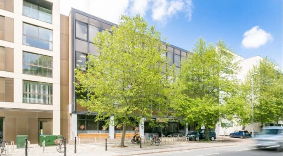 Exterior view of SHAPINS Clinic | Cambridge, showcasing modern architecture in Cambridge, England, GB.