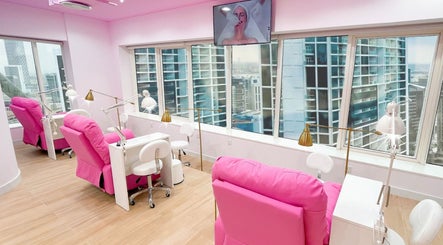 InstaBeauty Salon