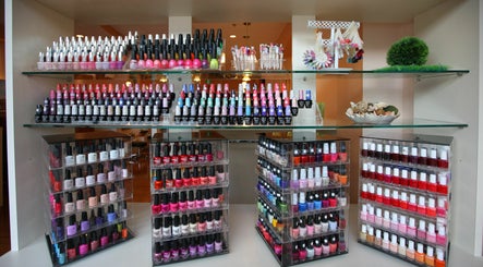 Image de Pinky Nails and Spa on Davisville 3