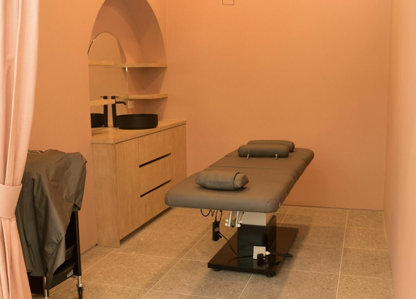 Serene treatment room at Dry and Fly Spencer Dock, Spencer Dock, County Dublin, IE, with modern decor.