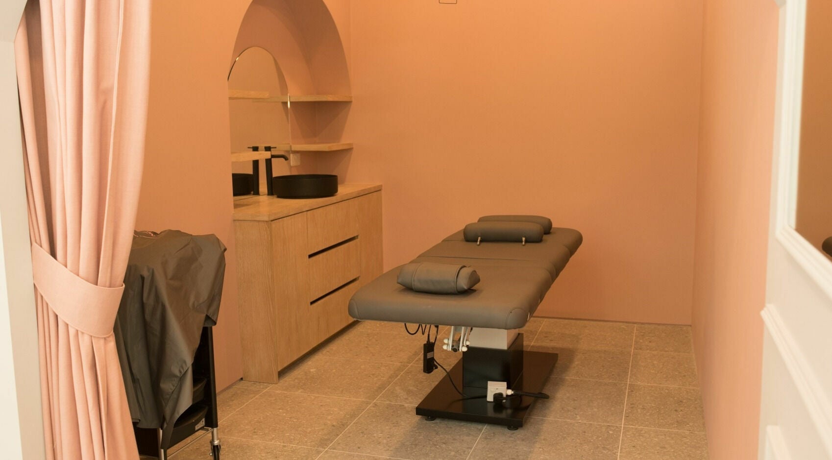 Serene treatment room at Dry and Fly Spencer Dock, Spencer Dock, County Dublin, IE, with modern decor.