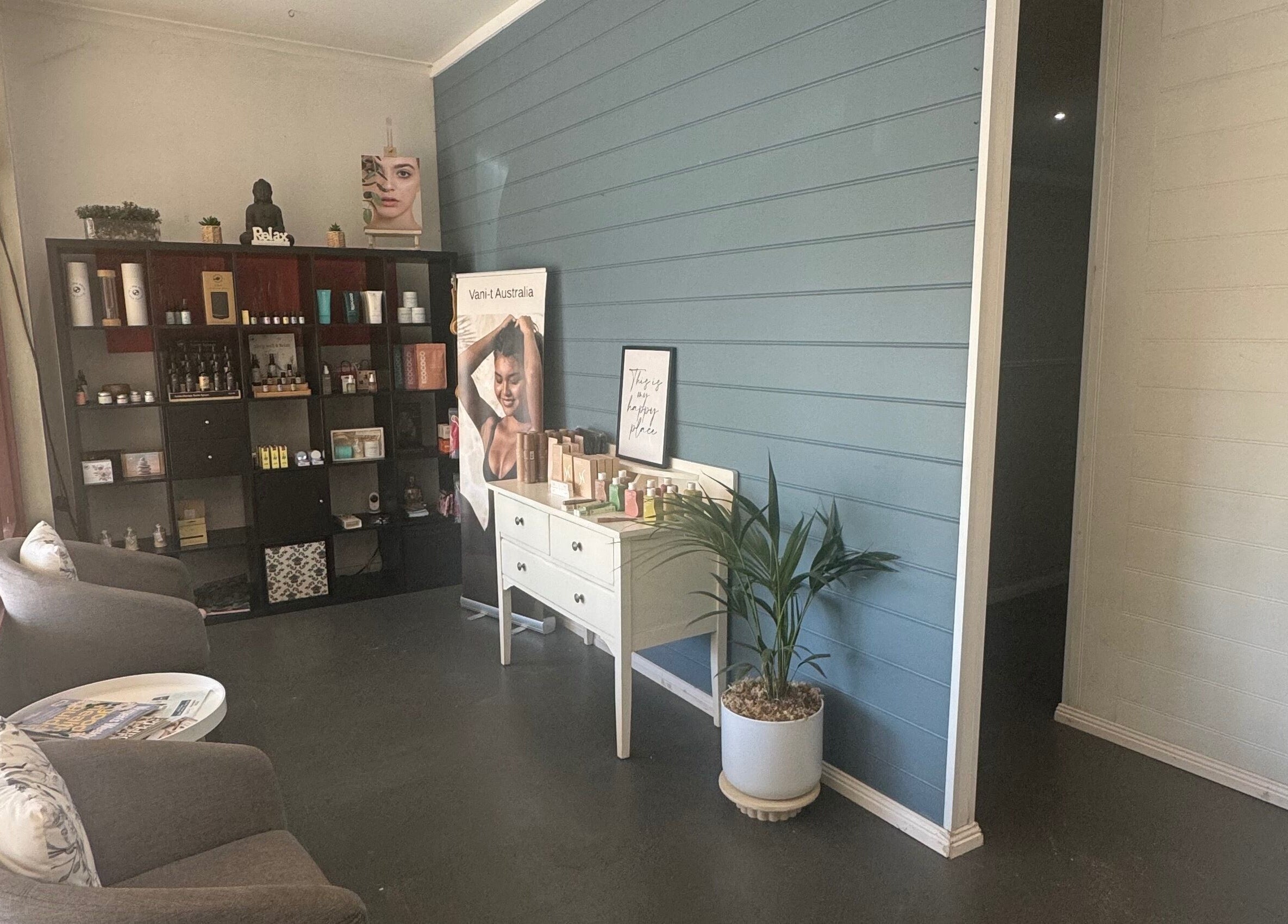 Cozy reception area at Tocumwal Skin & Body, Tocumwal, New South Wales, AU featuring elegant decor and plush seating.