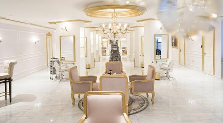 Eugénie Salon kép 2