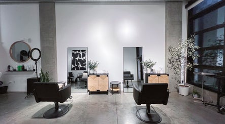 LEVEL NINE SALON & STUDIO afbeelding 2