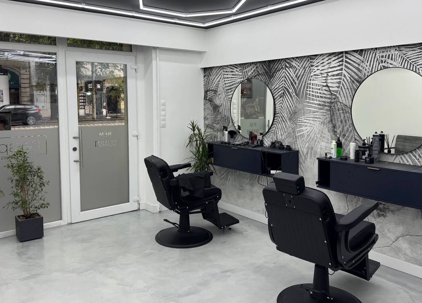 Perspective Men’s Grooming modern belső tere Budapest, Magyar, HU.