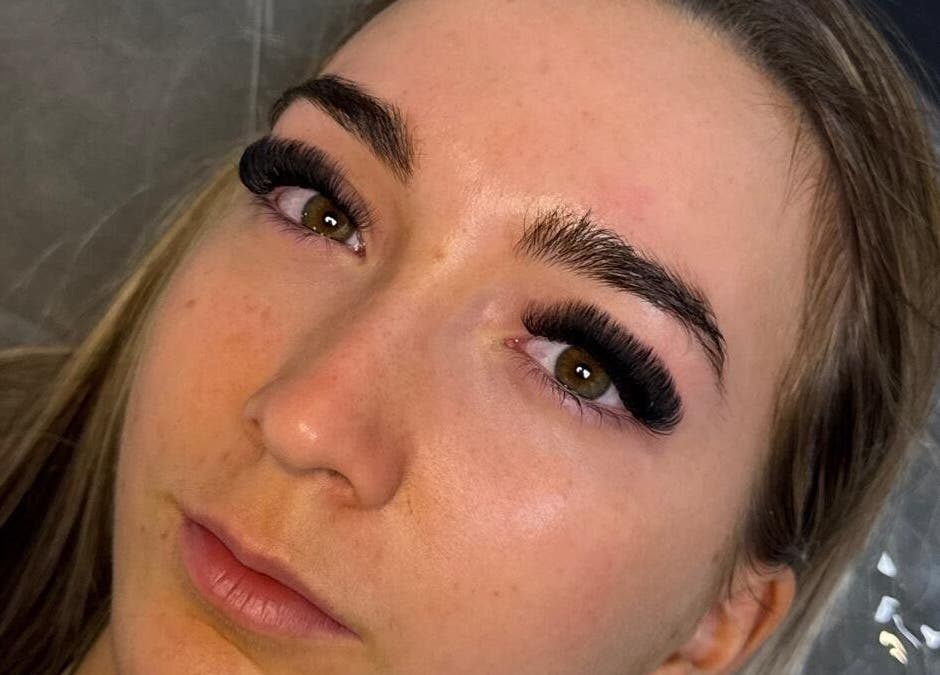 Close-up of lush eyelash extensions at Gloss & Glo, Paisley, Scotland, GB.