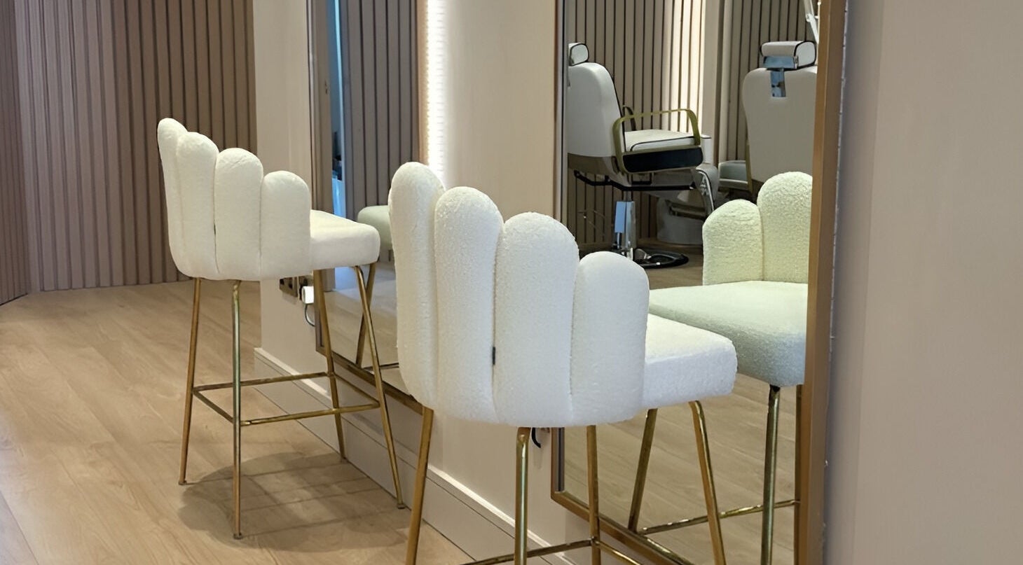 Modern waiting area at Luxe Dublin - Lash, Brow PMU Stylist, Dublin 6W, County Dublin, IE with plush chairs.