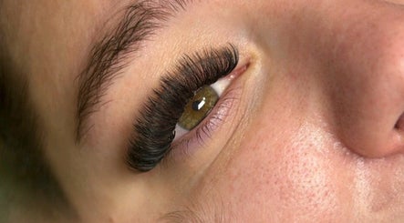 Lash & Glow Beauty and Aesthetics