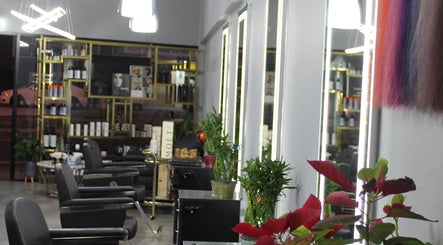 Vinh Hair Artistry 4 /225 Cabramatta Rd West, 2166, NSW