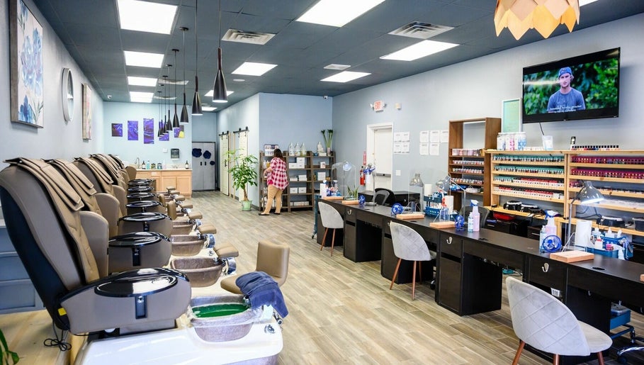 Bluerose Natural Nail Spa image 1