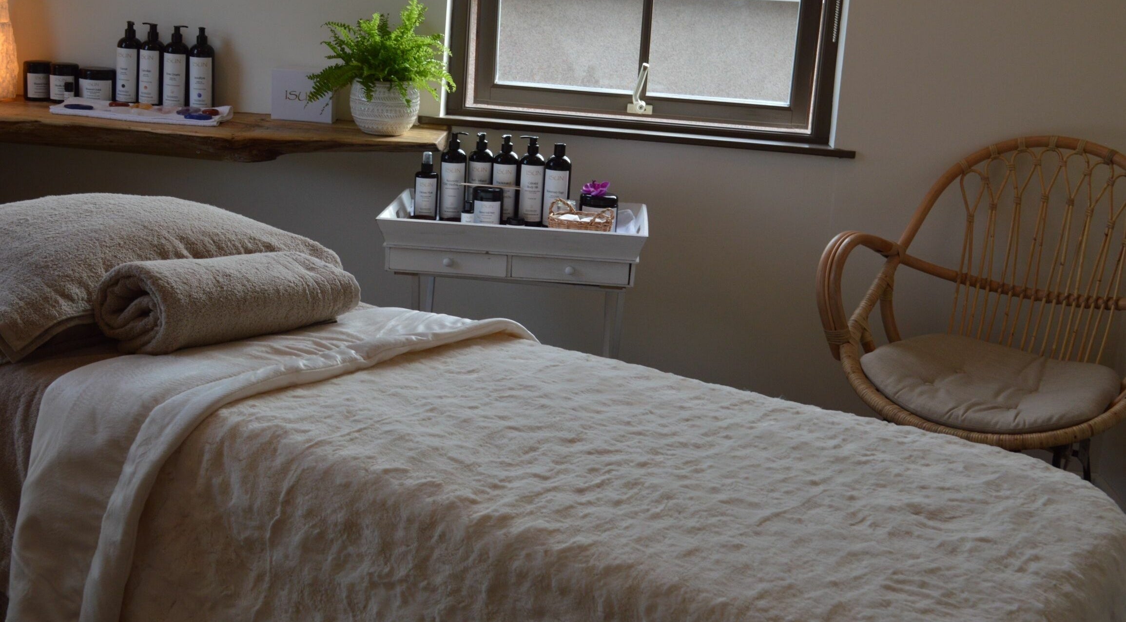 Relaxing treatment room at The Journey Studio at David Hick, Carrefour Selous, St Lawrence, JE.
