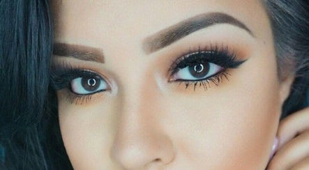 The Brow Lounge image 3