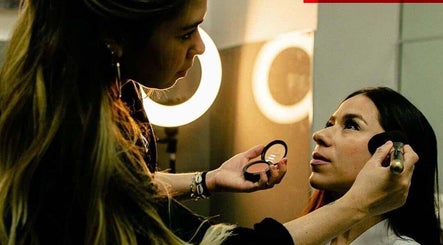 Maquillaje profesional en FELISATI SAN PEDRO, San Pedro Garza García, Nuevo León, MX. Servicio de maquillaje elegante.