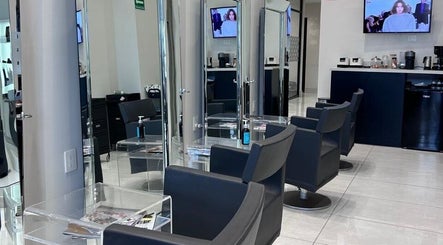 Interior moderno de FELISATI SAN PEDRO en San Pedro Garza García, Nuevo León, MX, reflejando elegancia.
