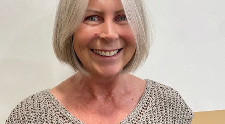 Hair by Holli J at Renaissance Leeds图像2