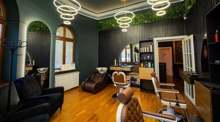 House of Barbers - Universitate image 3