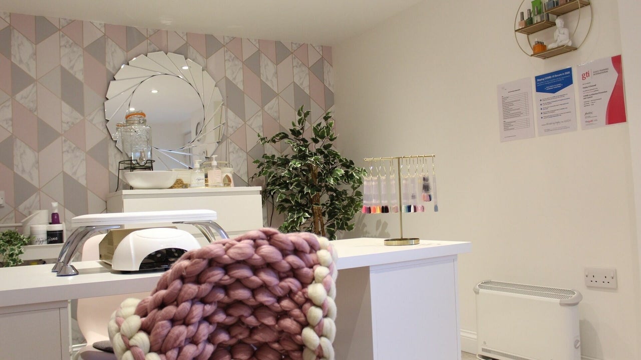 HB Nails 13 Kingfisher Way Birkenhead Fresha