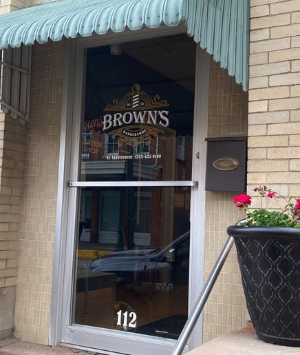 Brown’s Barber Shop – obraz 2