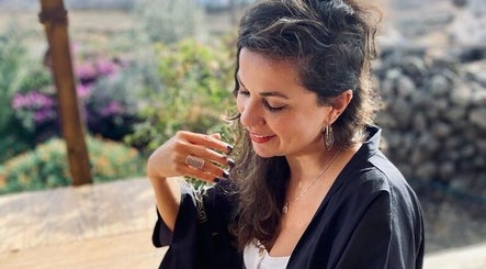 Psychologist Camila Amaral image 3