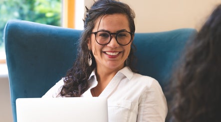 Psychologist Camila Amaral image 3