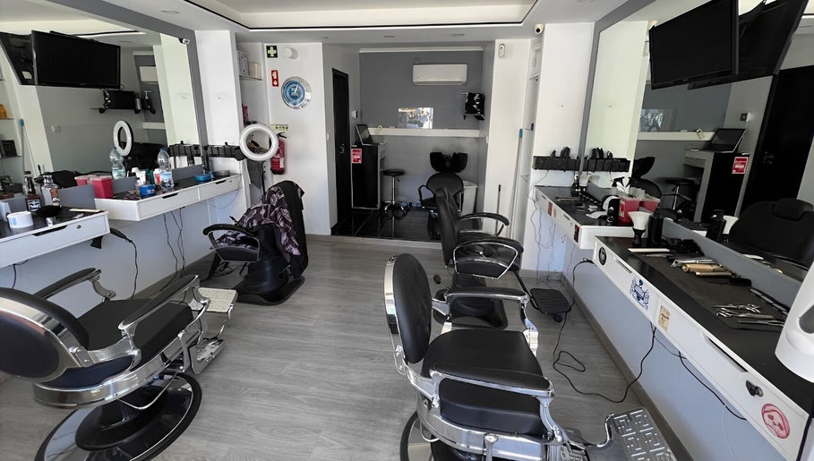 Fabiu's Barbershop Cascais image 1