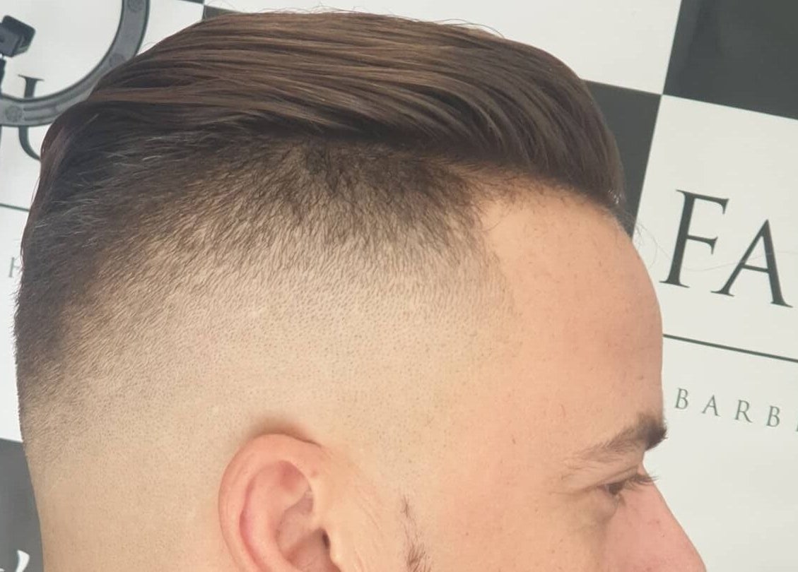 Estilo moderno de cabelo em Fabiu's Barbershop Cascais, Cascais, Lisboa, PT.
