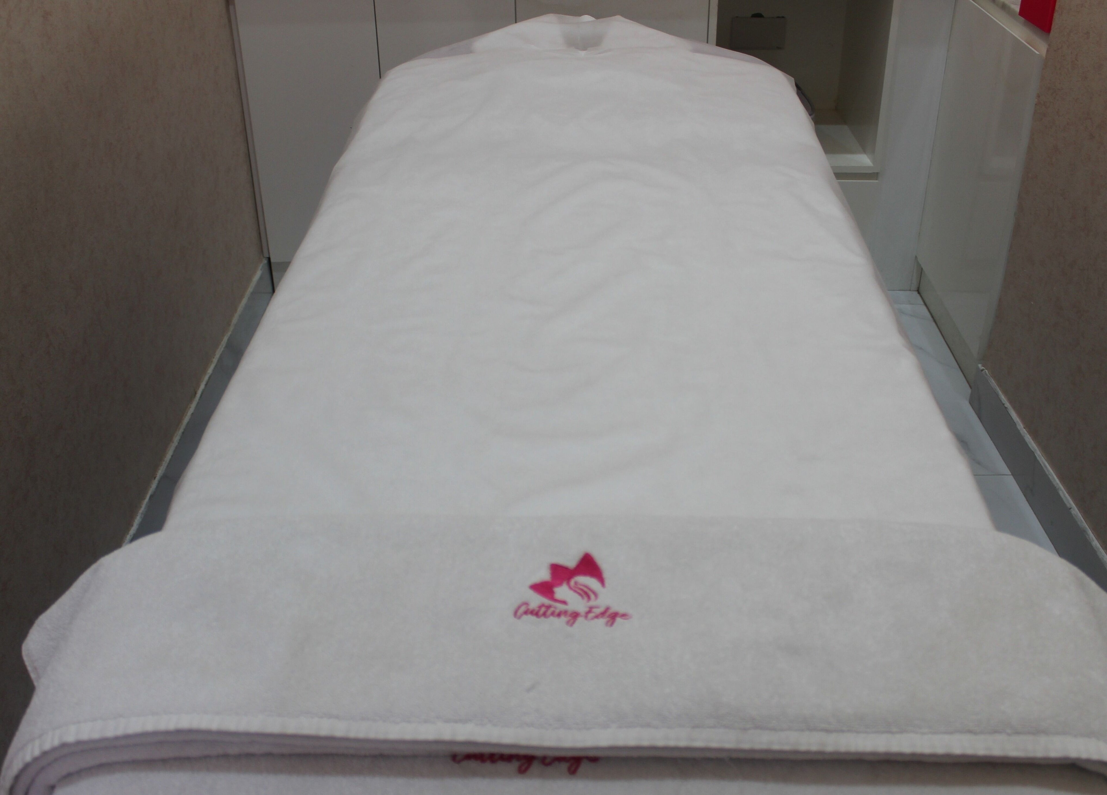 Relaxation bed at Cutting Edge Salon & SPA | Silicon Central Mall, Dubai, Dubai, AE for ultimate comfort.