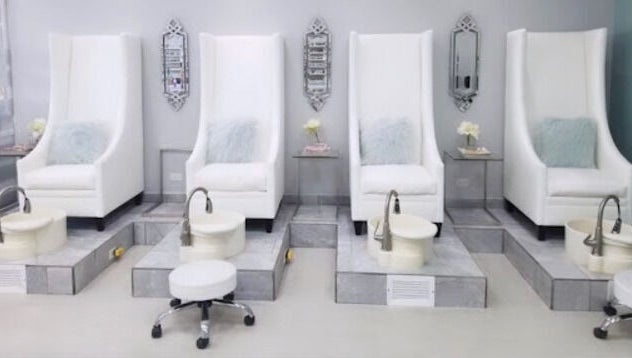 Top Nail Bar image 1