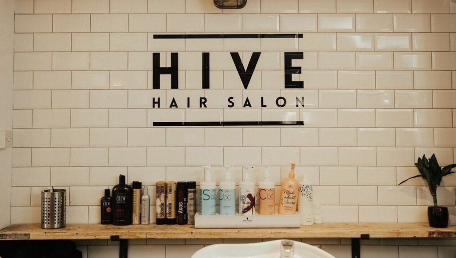 Hive Hair Salon 1paveikslėlis