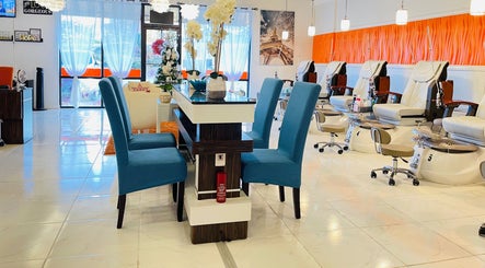 Together Nail Parlor imagem 2