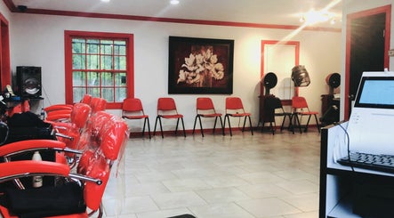 Zuleiny’s Touch Beauty Salon