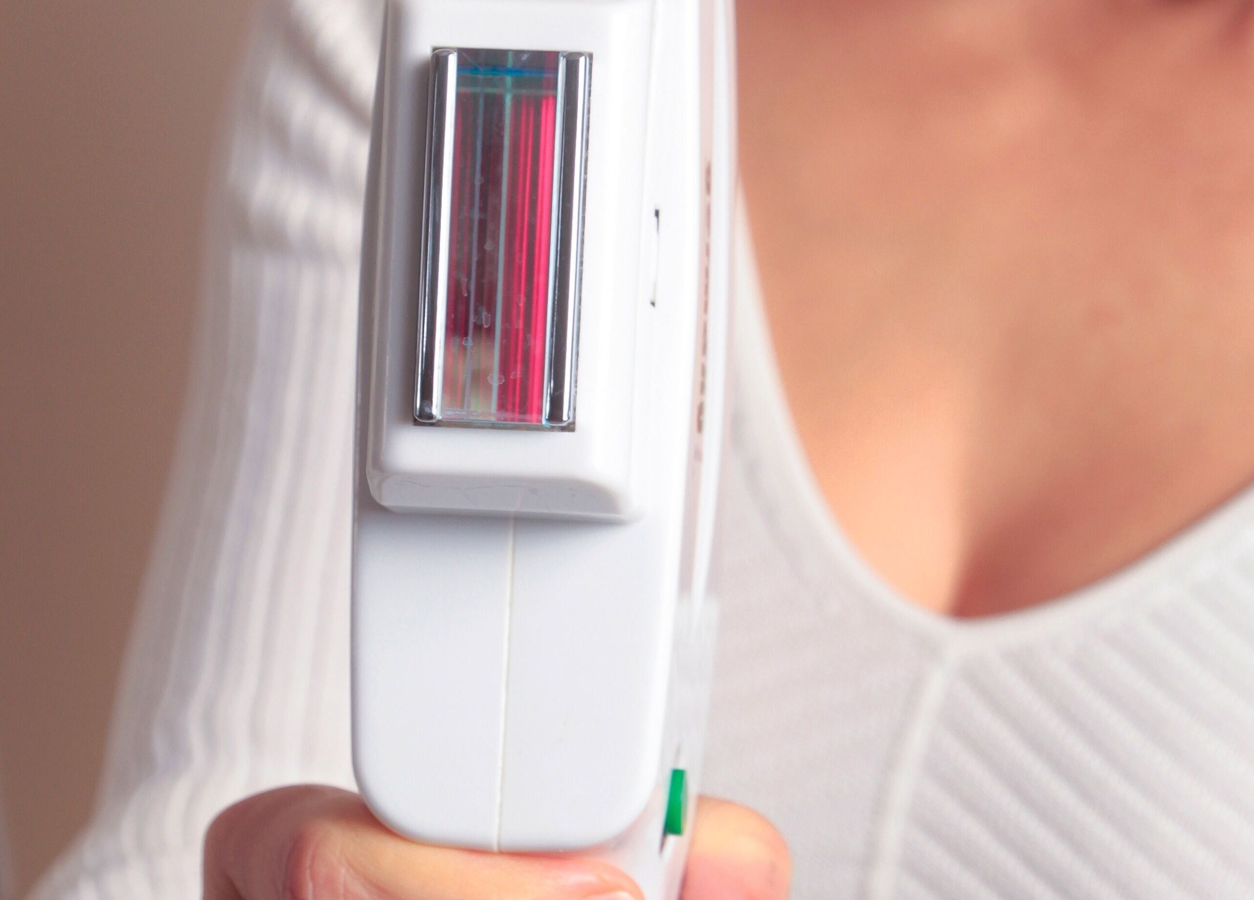 Nahaufnahme eines Lasergeräts im LASERZENTRUM MAINZ, Mainz, Rheinland-pfalz, DE