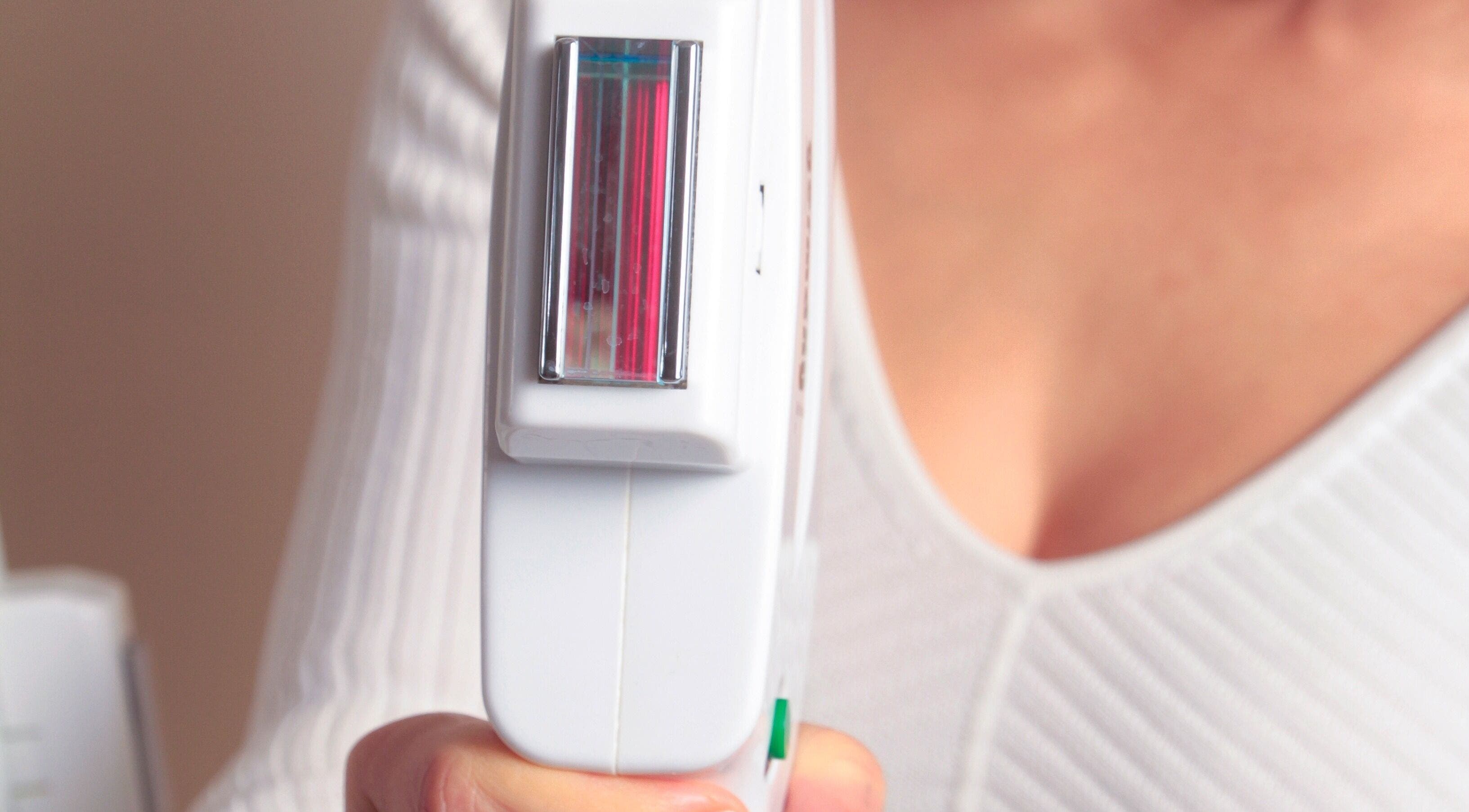 Nahaufnahme eines Lasergeräts im LASERZENTRUM MAINZ, Mainz, Rheinland-pfalz, DE