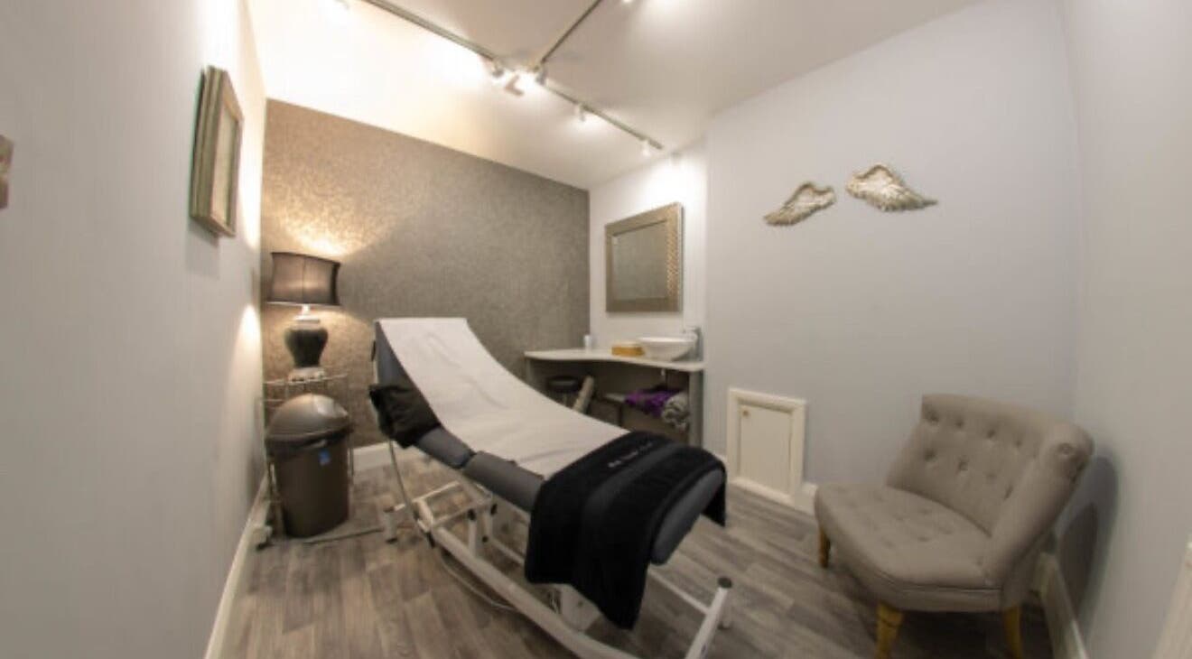 Relaxing treatment room at Hannah McCoy Clinic Leeds, located in Leeds, England, GB.