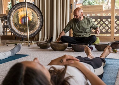Séance de méditation sonore à Pure Wellness Antarès, Les Allues, Auvergne-Rhône-Alpes, FR.