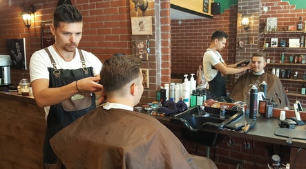 Imagen 2 de Andrew's Barber House