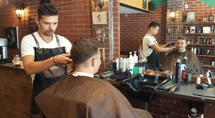 Imagen 2 de Andrew's Barber House