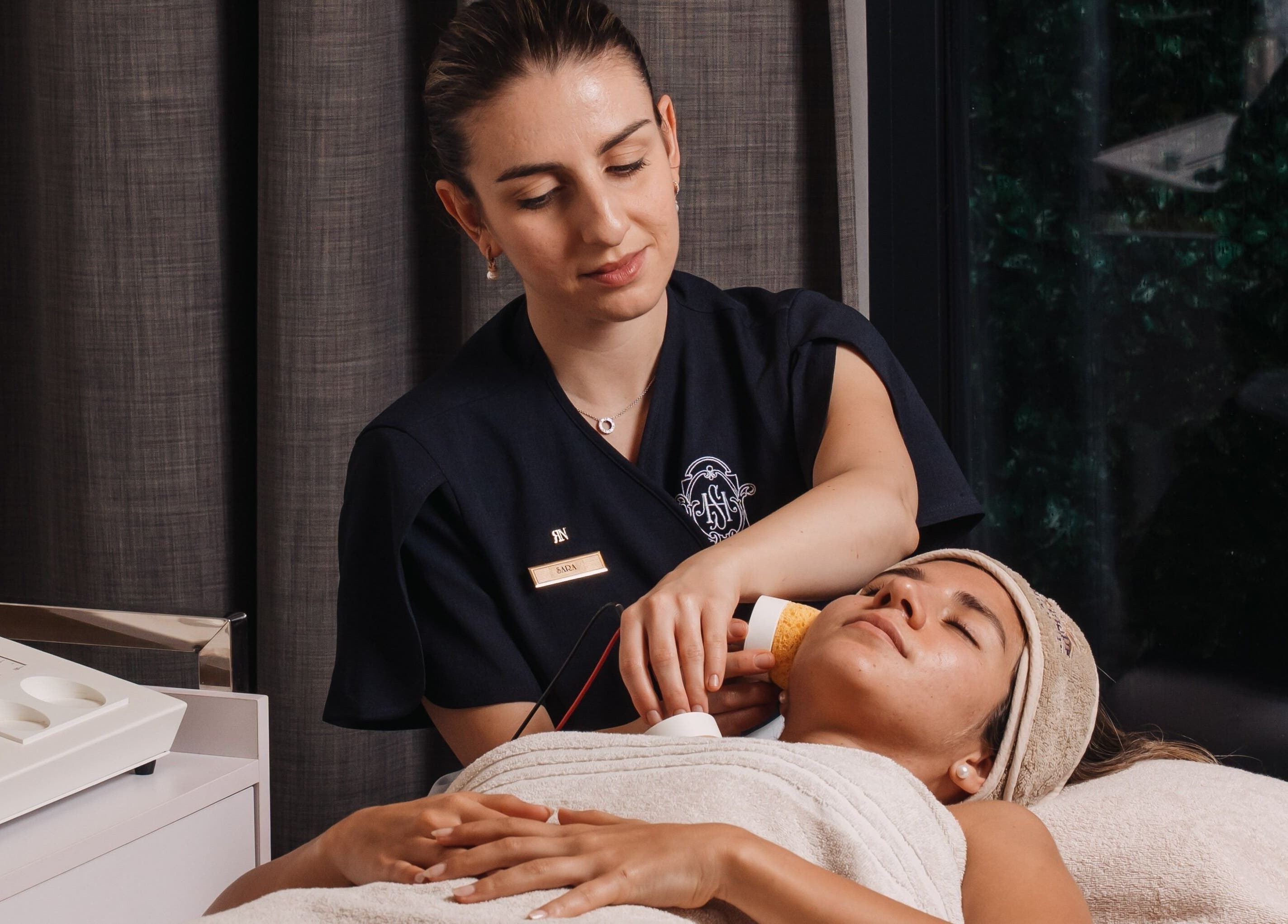 Rejuvenating facial treatment at Hotel Splendide Royal, Lugano, Ticino, CH spa, enhancing relaxation and wellness.