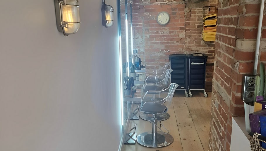 The Loft Beauty and Blowdry Bar Ltd imaginea 1