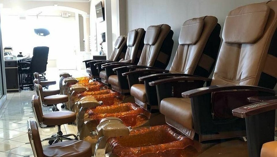 Desire Nails Spa image 1