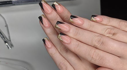 PAP nail artist image 3