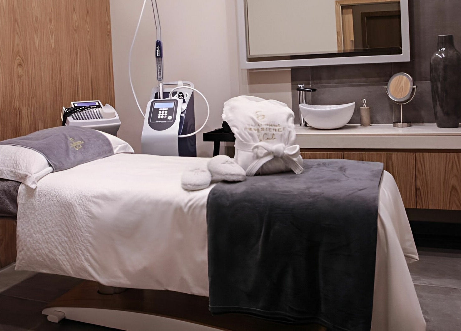 Luxurious treatment room at The Slimming Experience, Dubai, Dubai, AE, offering relaxation and rejuvenation.