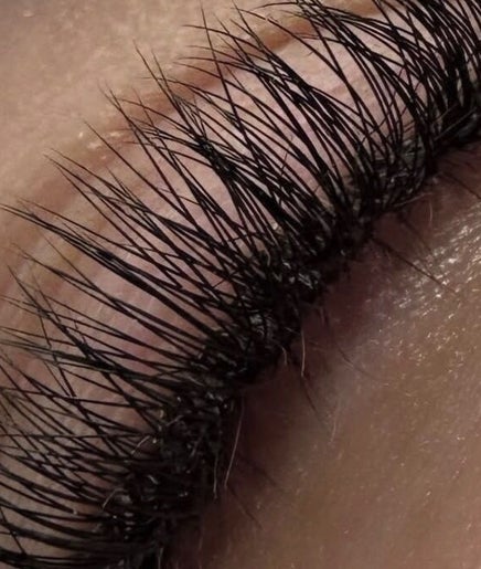 Closeup of enhanced lashes at MIDDLEWICH! Cheshire Brow Bar (21 Northwood Avenue), Middlewich, England, GB.