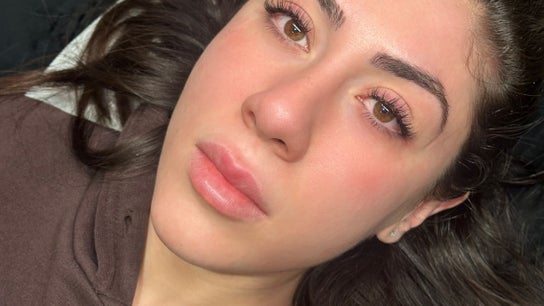 Lashes World by Victoria