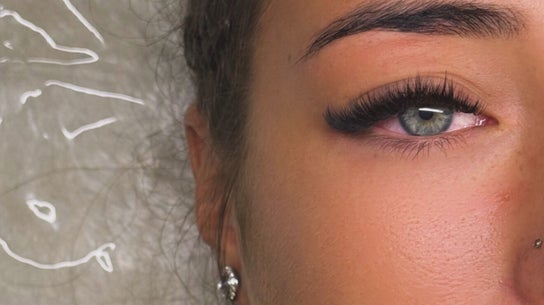 Lashes World by Victoria