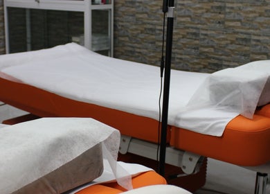 Comfortable treatment beds at Rana Balhas Beauty Center, أبو ظبي, أبو ظبي, AE for ultimate relaxation.