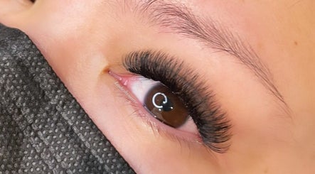 Lashes by Maree image 2