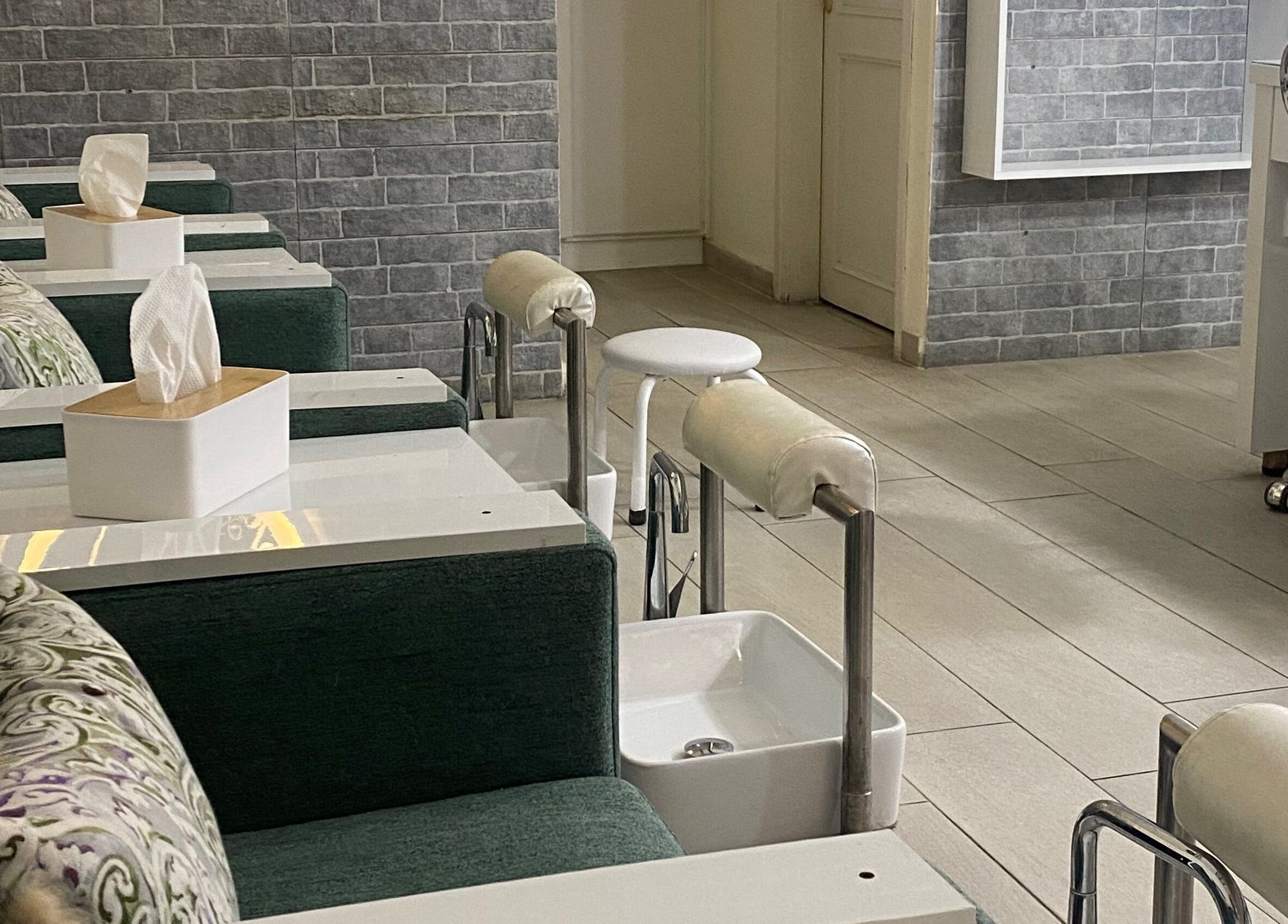 Comfortable pedicure stations at Sasha Nails and Body, Baakleen, Mount Lebanon Governorate, LB, offer relaxation.