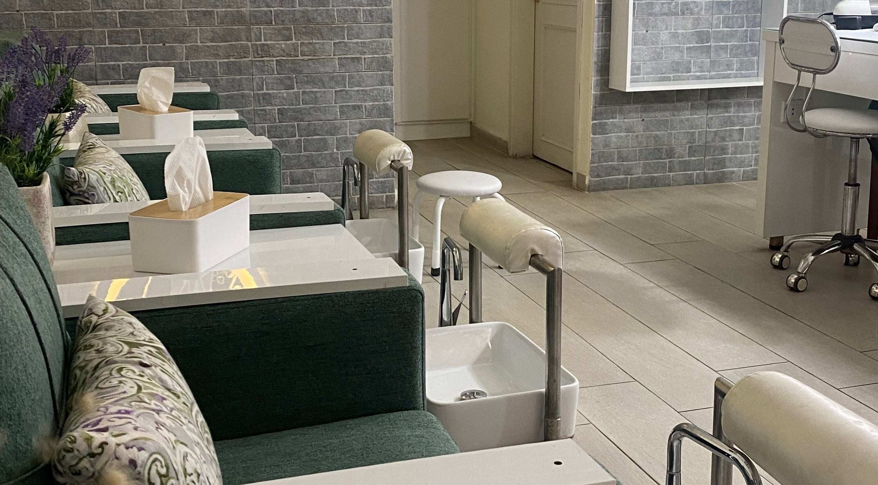 Comfortable pedicure stations at Sasha Nails and Body, Baakleen, Mount Lebanon Governorate, LB, offer relaxation.