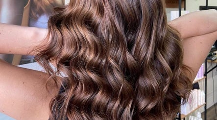 Imagen 2 de Inform Hair and Beauty